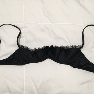 NWOT Victoria’s Secret Lace Bra